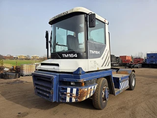 Terberg RT283 | TERMINAL TRACTOR 4X4| TURNING CHAIR. | AUTOMATIC GEAR | 28 191HOURS | 2012 - N/A image 1