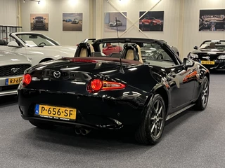 Mazda MX-5 2018 - ND Roadster 1.5 SkyActiv-G 131PK Sakura Limited Bose Leder PDC Apple CarPlay bild 11