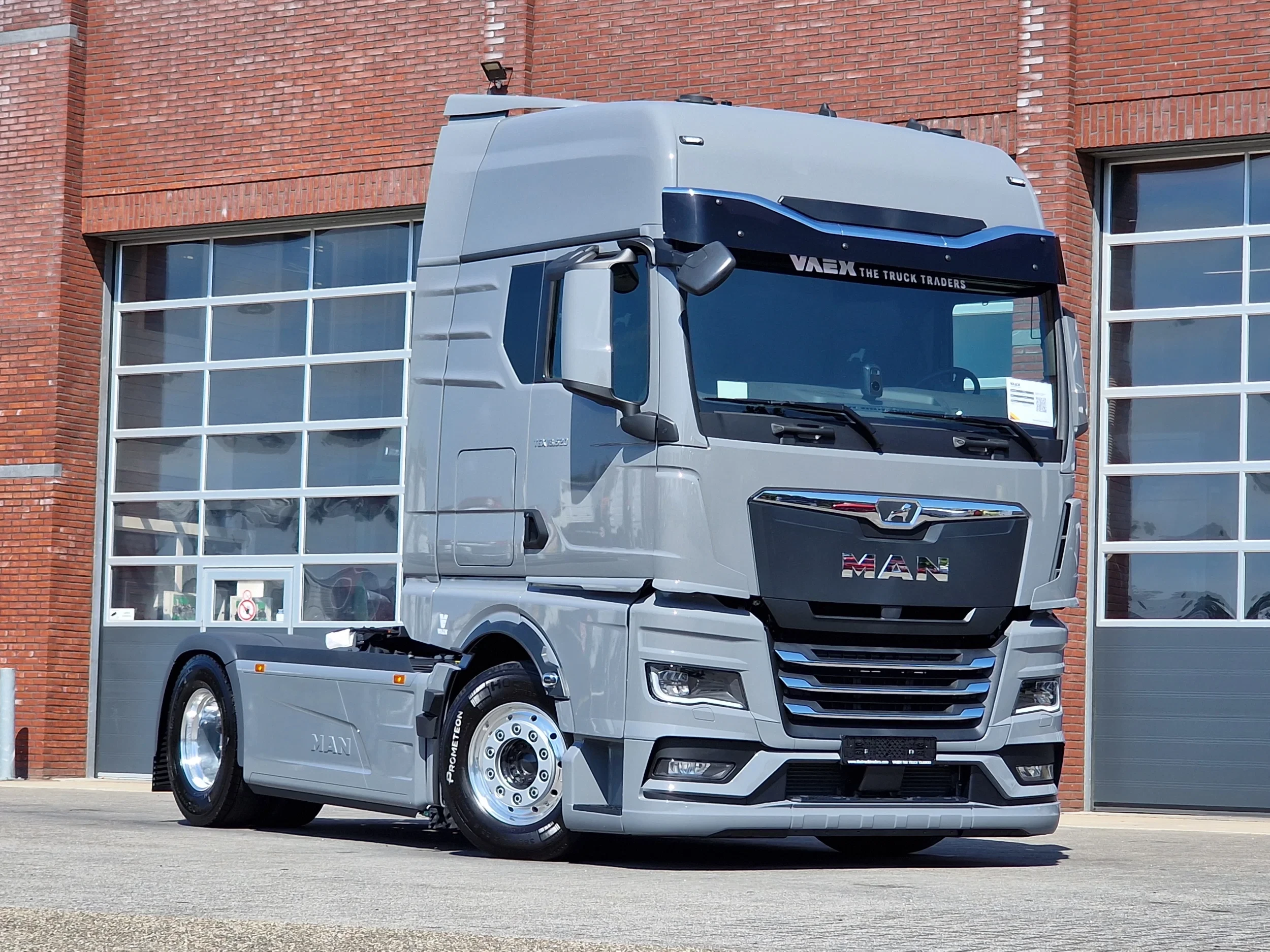 MAN TGX 2026 - 18.520 GX - D30 - Retarder - Full air - Night clima - Navi - 2x tank imagem 9