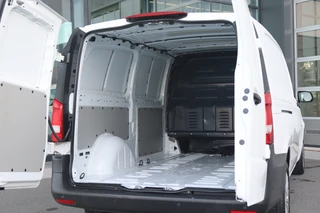 Mercedes-Benz eVito 2023 - eVito 112 L3 66 kWh AIRCO/CAMERA/SNELLADEN | Certified afbeelding 3 miniatuur