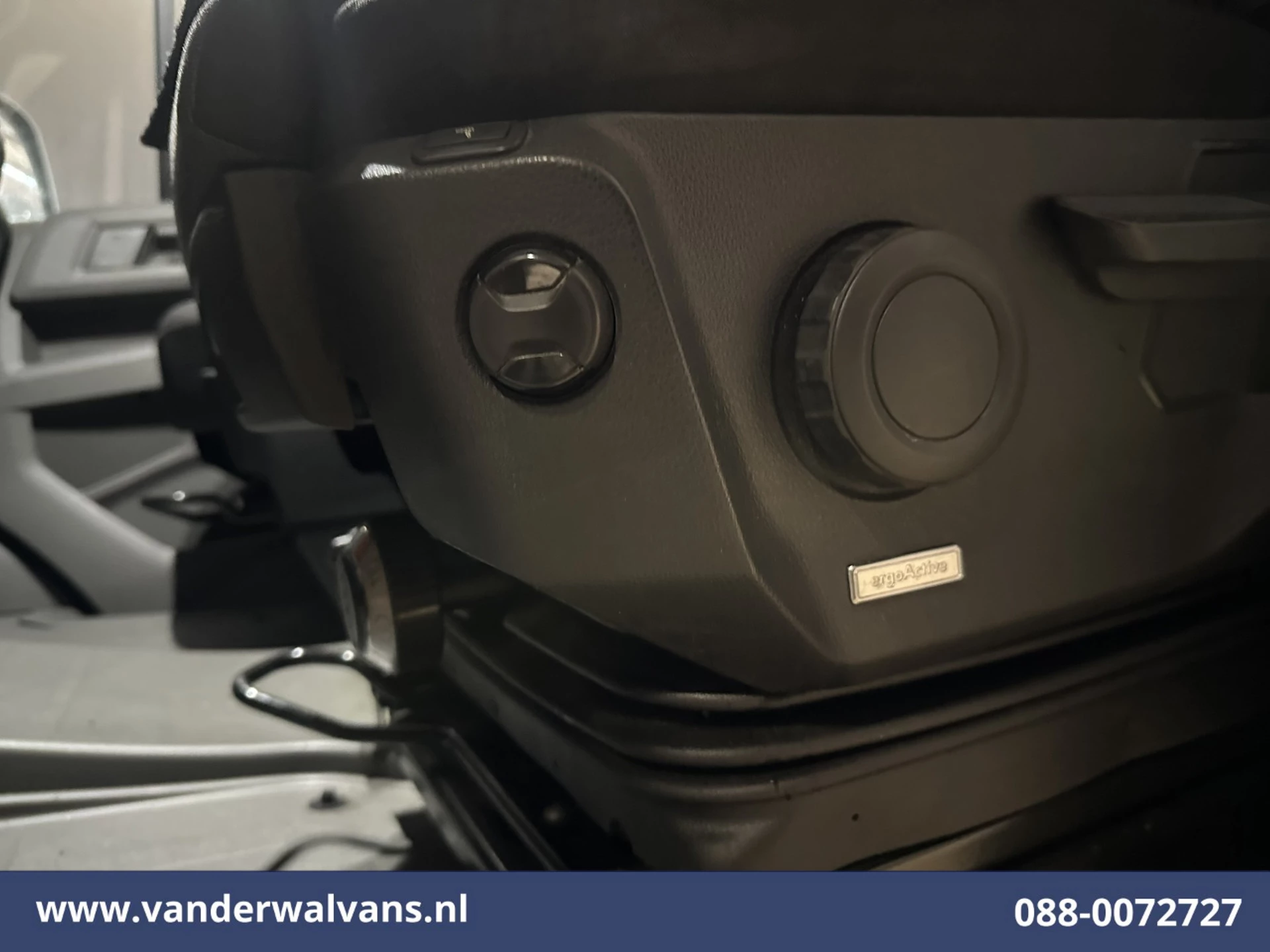 Volkswagen Crafter 2020 - 2.0 TDI 140pk L3H3 (L2H2) Euro6 Airco | Massagestoel | Camera | Apple Carplay | Cruisecontrol obrázek 7