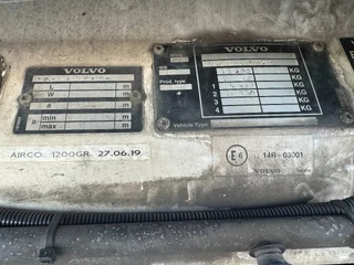 Volvo FH 2002 - 12.460 4X2 SPOILERS EURO 3 MANUAL image 14