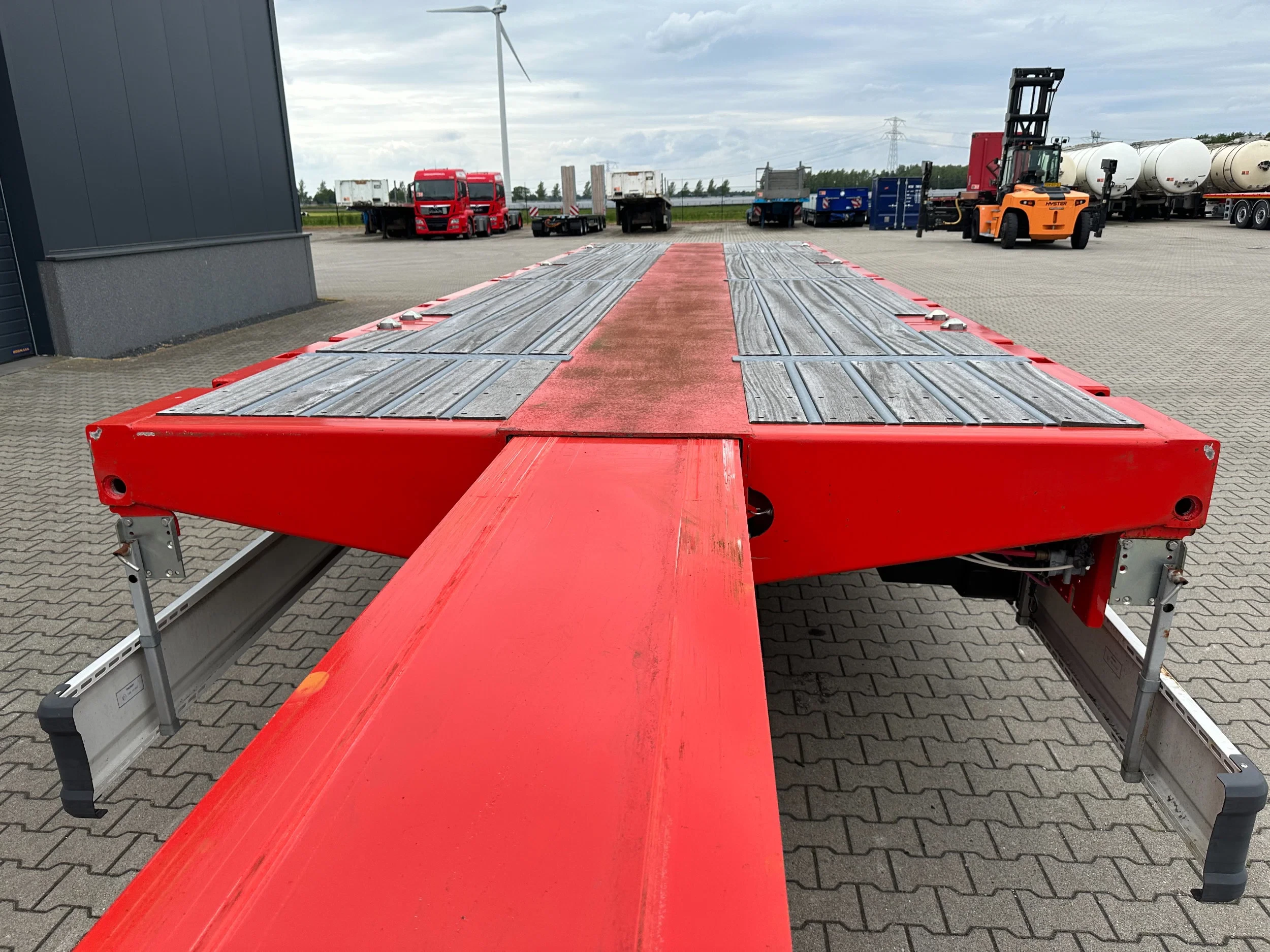 KAESSBOHRER 2026 - new and unused Heavy-Duty flatbed / 690cm extendable / steering axle / lift axle / twistlocks / timberstakes / NL-trailer / APK: 04-2027 zdjęcie 21
