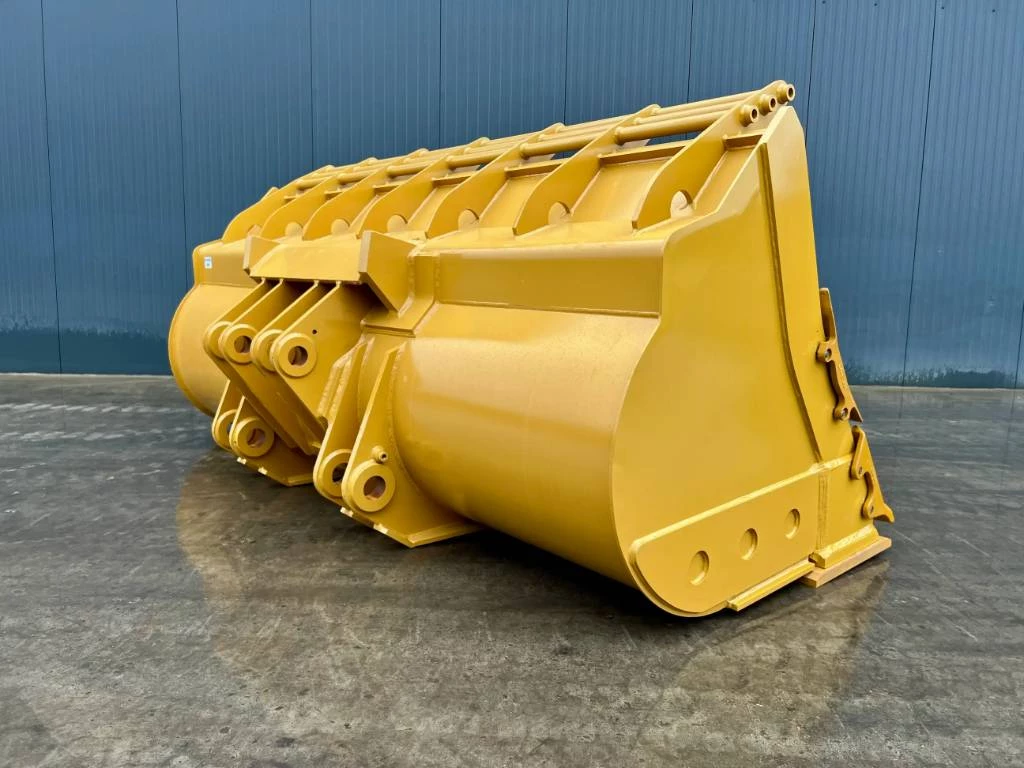 Cat 2026 - 980 incl. cutting edge + side protectors obrázek 2