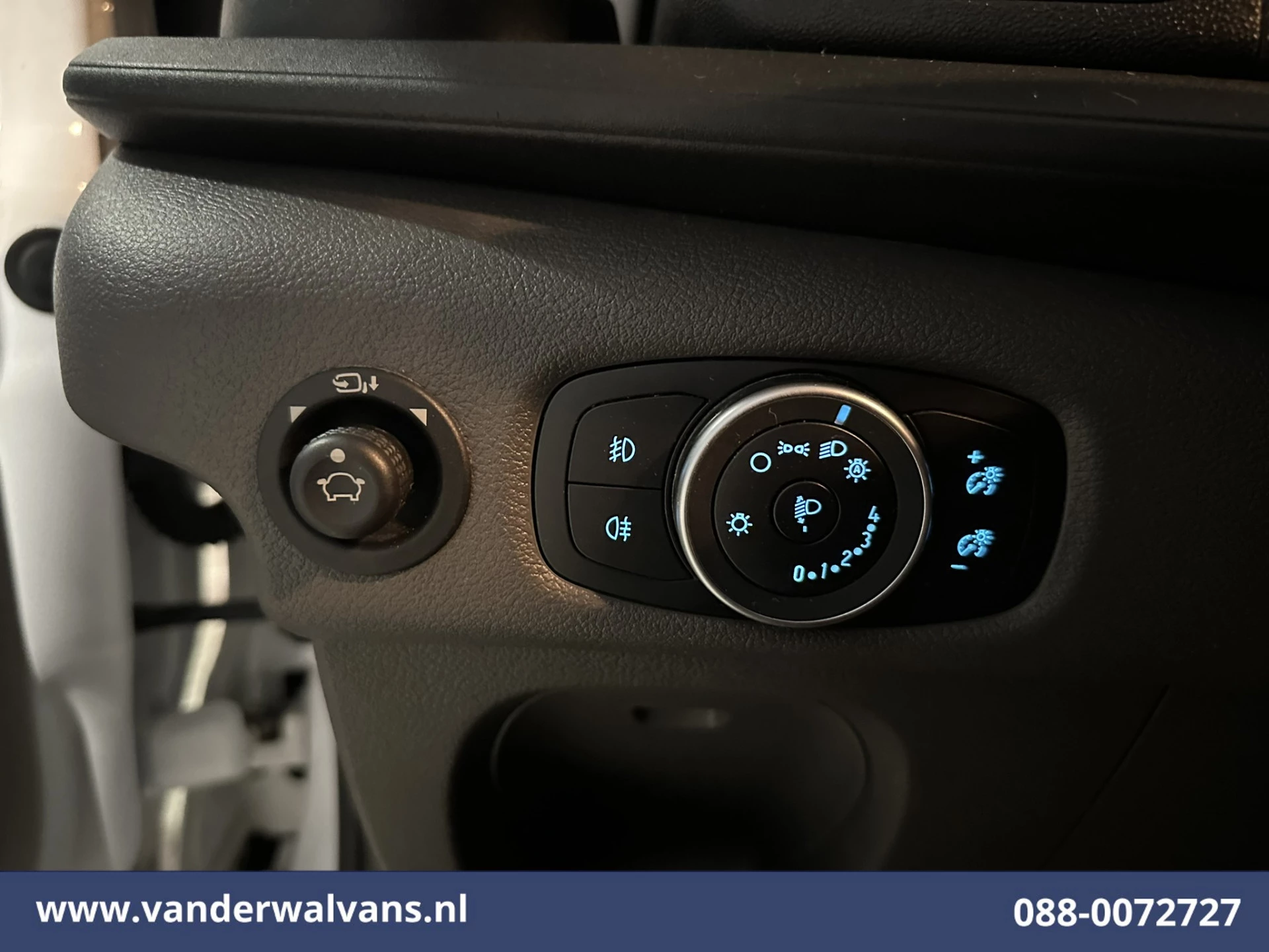 Ford Transit 2021 - 2.0 TDCI 130pk L3H2 Euro6 Airco | Camera | Navigatie | Apple Carplay | Cruisecontrol | Stoelverwarming obrázek 17