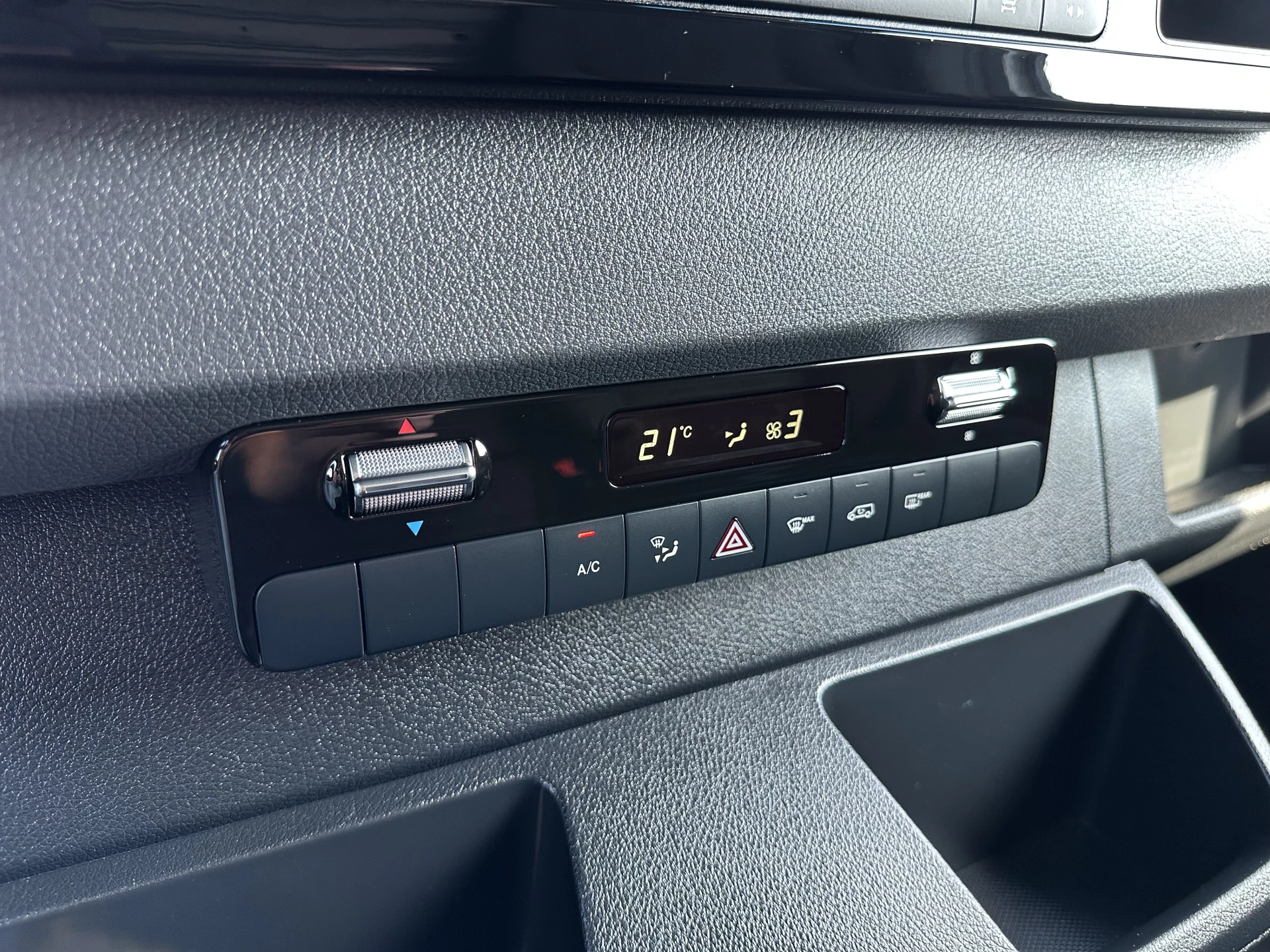 Mercedes-Benz Sprinter 2024 - 317 CDI 9G-TRONIC / L2H1 / RWD / 3.500 KG AHG / 2x SCHUIFDEUR / CAMERA / CRUISE / BLIND SPOT / CARPLAY obrázek 15