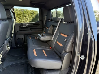GMC Sierra 2024 - AT4 6.2L V8 420 PK / BPM VRIJ!! / VIRTUAL COCKPIT / HEAD UP / 360 CAMERA / BOSE / LEDER / TREKHAAK / 3500 KG AHG bild 10