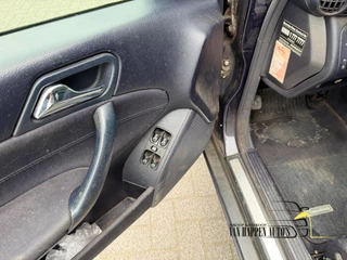 Mercedes-Benz C-Class 2006 - Combi 230 Classic / kombi zdjecie 18