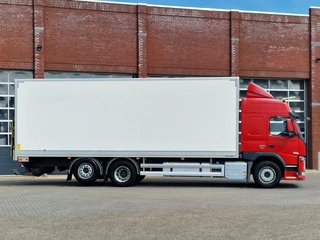 Volvo FM 2018 - 370 Globetrotter 6x2*4 - Box with sidedoors - Loadlift - Full air - Euro 6 obrazek 12