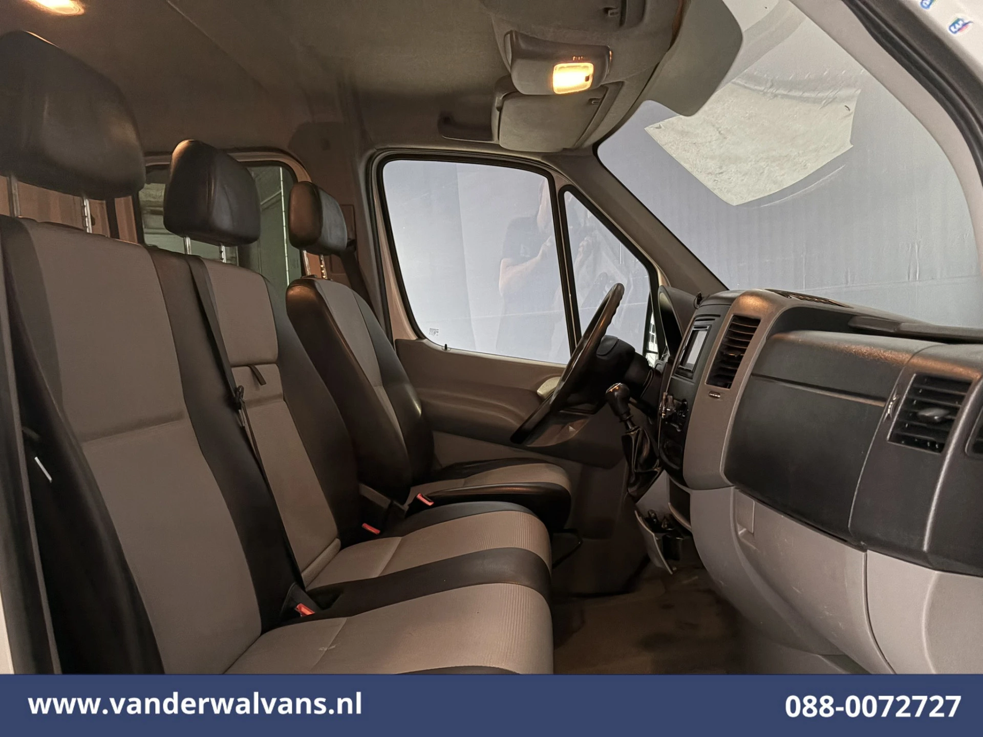 Volkswagen Crafter 2017 - 35 2.0 TDI 141pk Dubbele Cabine Euro6 Open Laadbak | Airco 3500kg trekhaak afbeelding 4