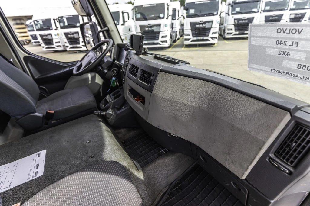 Volvo 240 2010 - FL (12T.) + DHOLLANDIA 2T. afbeelding 20