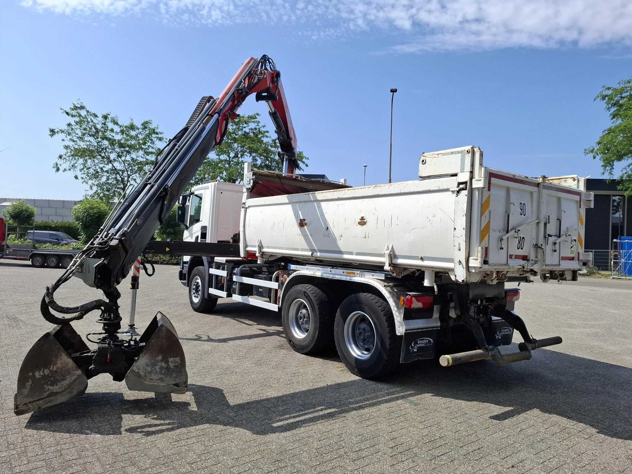 Scania P - NGS XT P410 / 6X4 / RETARDER / ONLY:192584 KM / BIG AXLE / FASSI F215A / REMOTE / ROTATOR / 2SIDE TIPPER / FULL-STEEL / DRUM BRAKES / TUV:01-03-2027 / EURO-6 / 2018 afbeelding 29