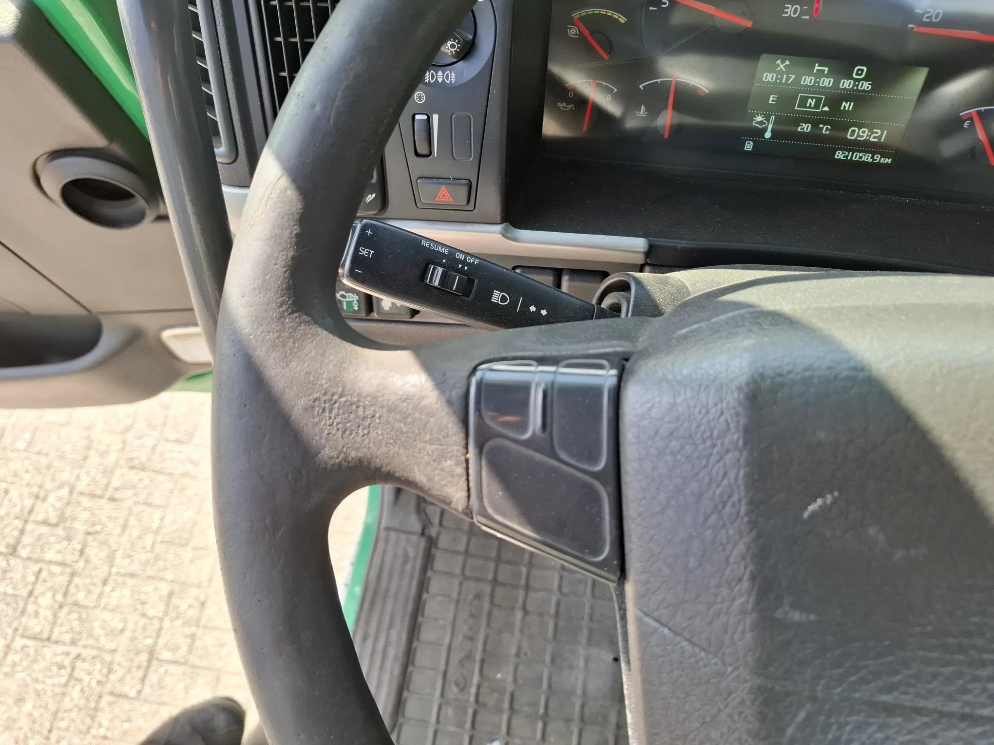 Volvo FM 11.370 2012 - / HMF 1420 REMOTED CRANE / LIFT+LENKACHSE / AIRCO / FRIDGE / AUTOMATIC / EURO-5 / 2012 изображение 28