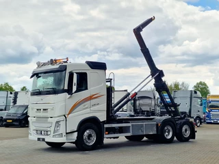 Volvo FH 2018 - 13.540 6x2 - HIAB Hooklift 21T - Retarder - 4.60 WB - Full air obrazek 4