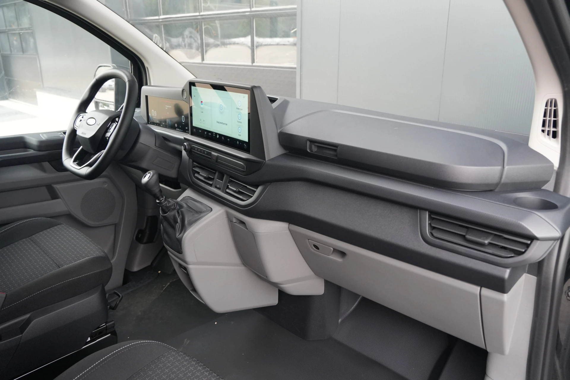 Ford Transit Custom 2025 - 320 2.0 TDCI L1H1 Trend DC 136pk - INCLUSIEF BPM - 2x Schuif - Stoel/stuurverwarming - Cruise - Navi - Camera - Rijklaar obrázek 32