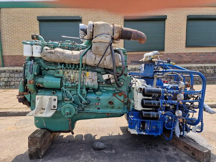 Volvo TD100G image 1