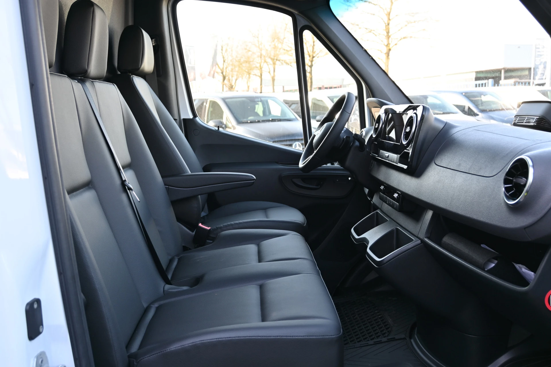 Mercedes-Benz eSprinter 2025 - 314 RWD L2H2 Pro 81kWh obrázek 7