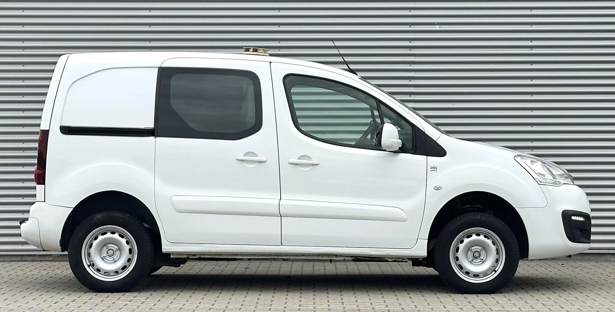 Peugeot Partner 2015 - 120PK 1.6 BlueHDi 100 L1 4x4 Dangel MARGE afbeelding 7