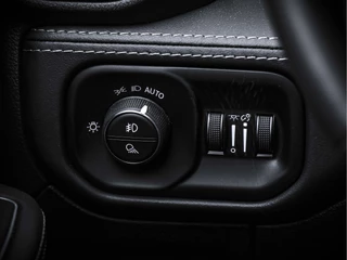 Dodge Ram 1500 2024 - Crew Cab Limited Night Edition Rambox obrazek 17