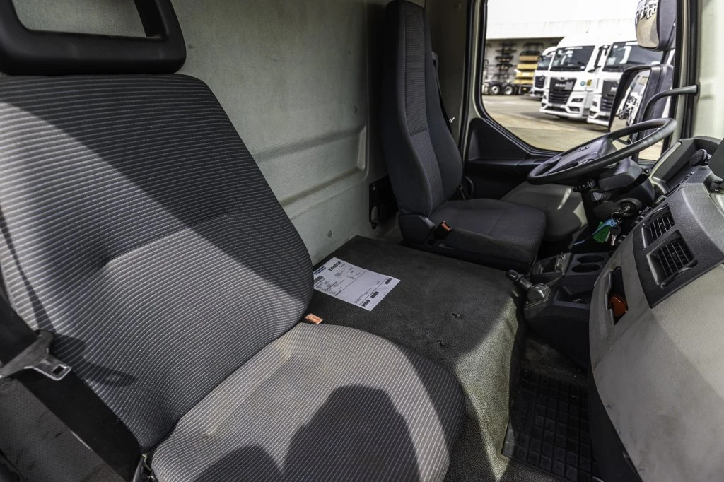 Volvo 240 2010 - FL (12T.) + DHOLLANDIA 2T. afbeelding 21