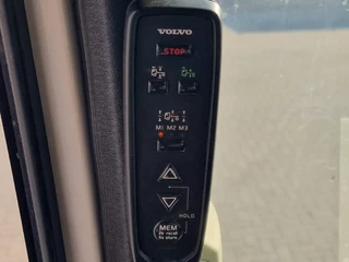 Volvo FH 2020 - 13.500 Globetrotter XL 4x2 - Low deck - I Save - I parkcool - Full air - Chassis cover obrazek 15