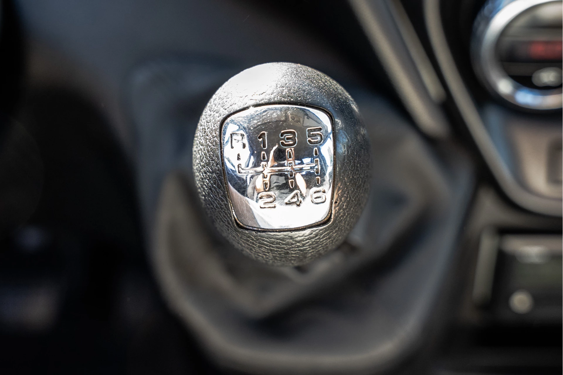 Iveco Daily 2015 - 50C15 3.0L | Open Laadbak | Kraan | Euro 6 | 1ste Eigenaar| 146 PK | 3-Zits image 23