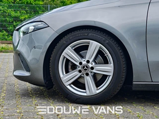 Mercedes-Benz A-Class 2020 - 180 Automaat AmbienteVerli. Led MBUX Trekhaak image 9