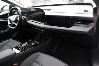 Audi Q6 e-tron 2026 - Sportback ADVANCE Edition 83 KWH / 22 inch Vossen velgen изображение 2 миниатюра