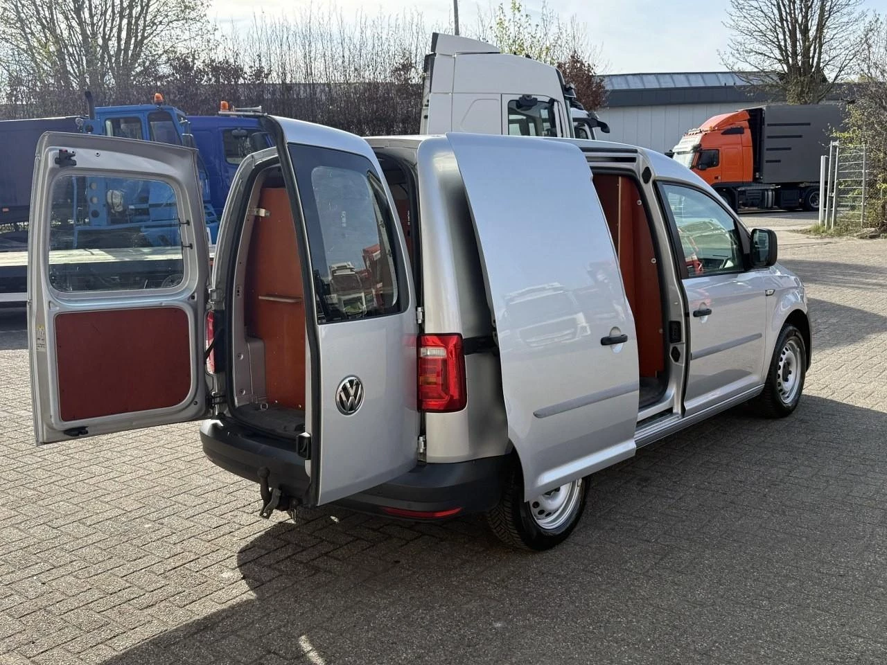 Volkswagen Caddy 2017 immagine 3
