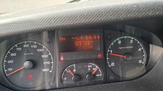 Iveco Daily 2013 - 35C14 CNG + Petrol Maxilift 150D.3 image 3