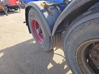 Renders 2 axle 20 ft container chassis  steel  springs bpw drum heavy duty 1996 - N/A image 18