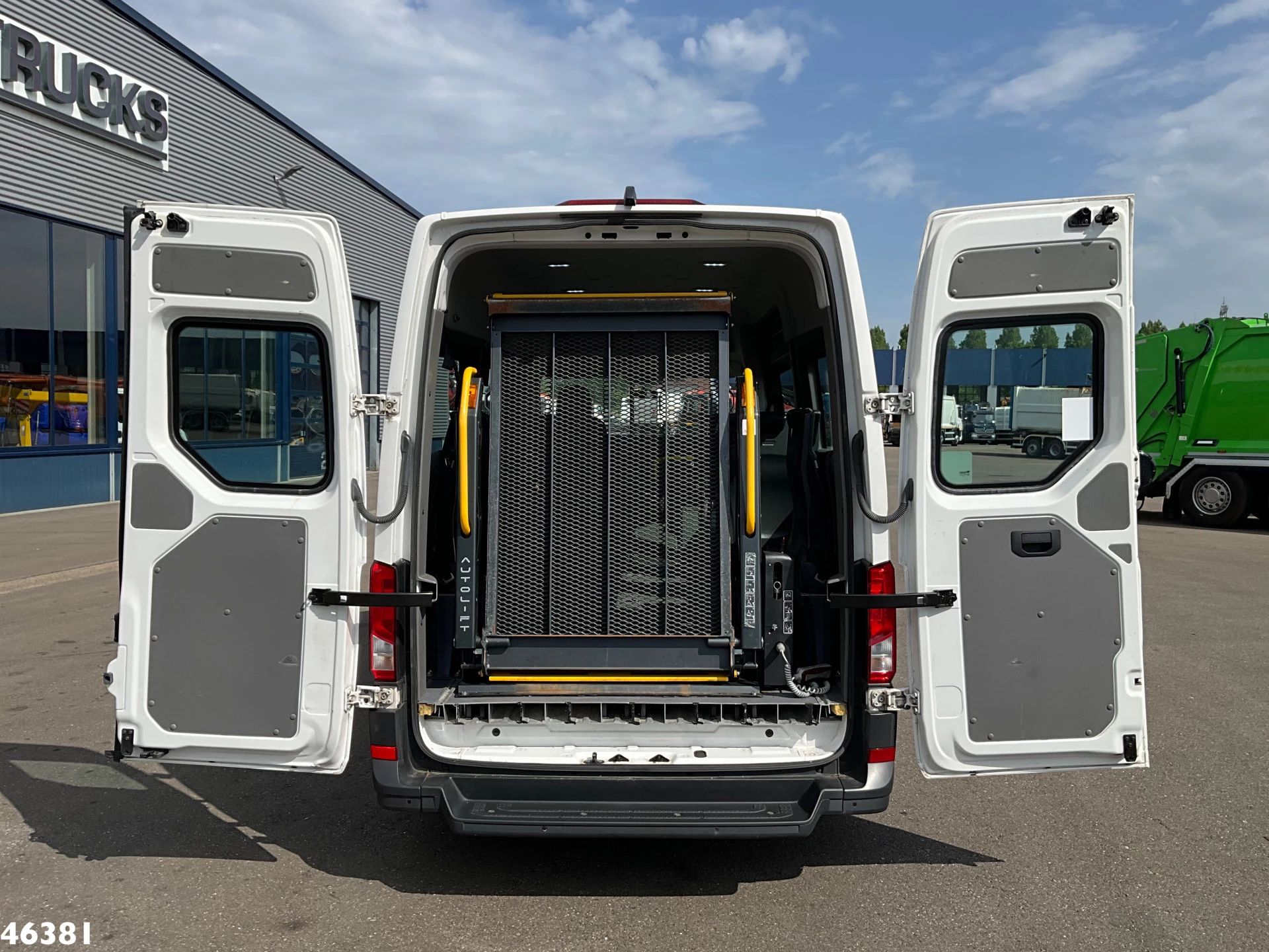 Volkswagen Crafter 2020 - E-Crafter 100% Elektrisch 9 persoon + 2 rolstoelvervoer Bild 5