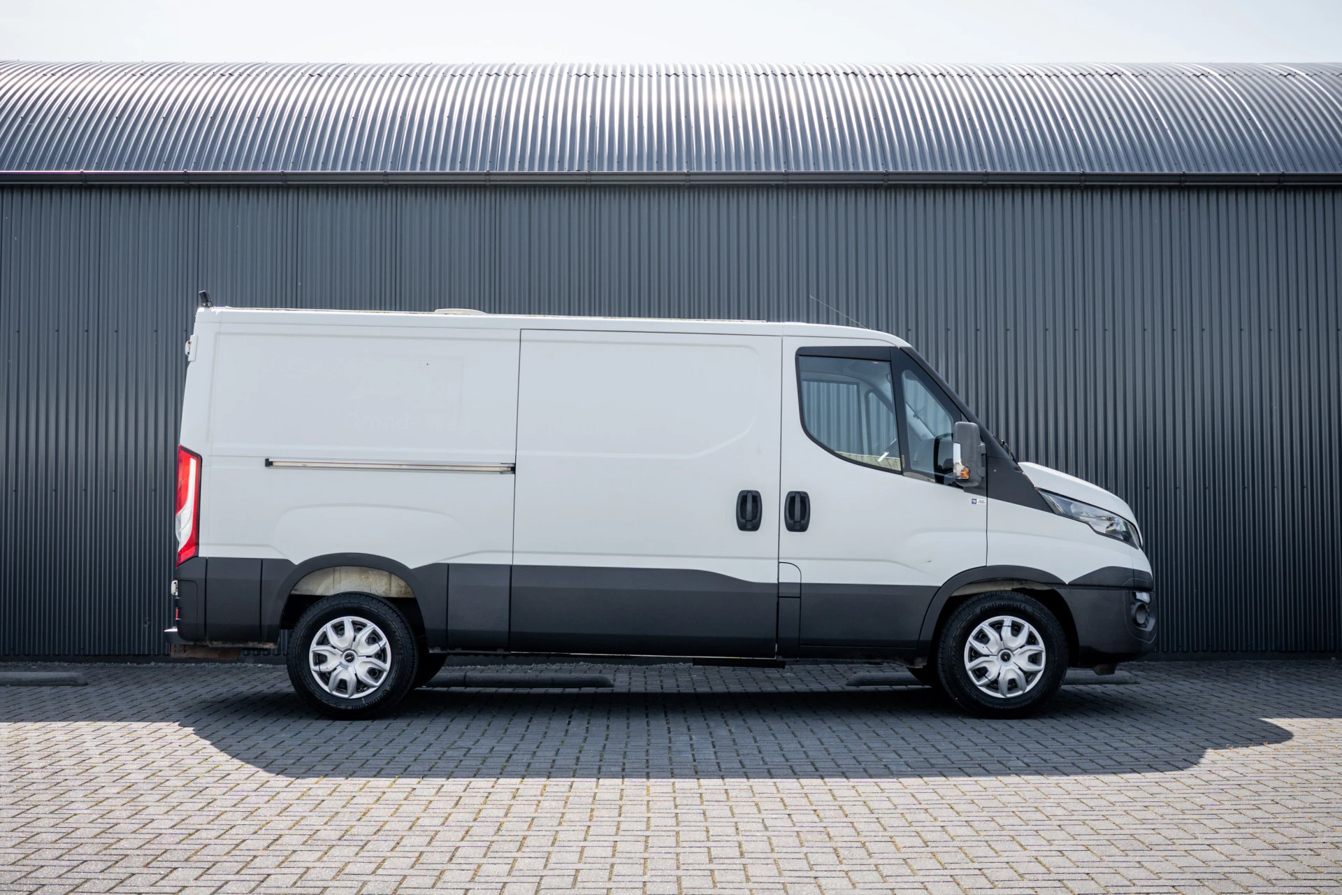 Iveco Daily 2015 - 35S13 L2H1 | 3.5T Trekgewicht | Climate | 3-Zits | Camera | Carplay | Cruise immagine 6