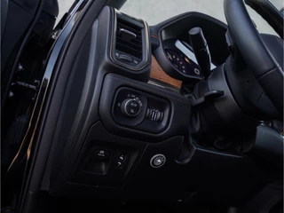 Dodge Ram 1500 2024 - Limited Longhorn 5.7L V8 4x4 Crew Cab image 31