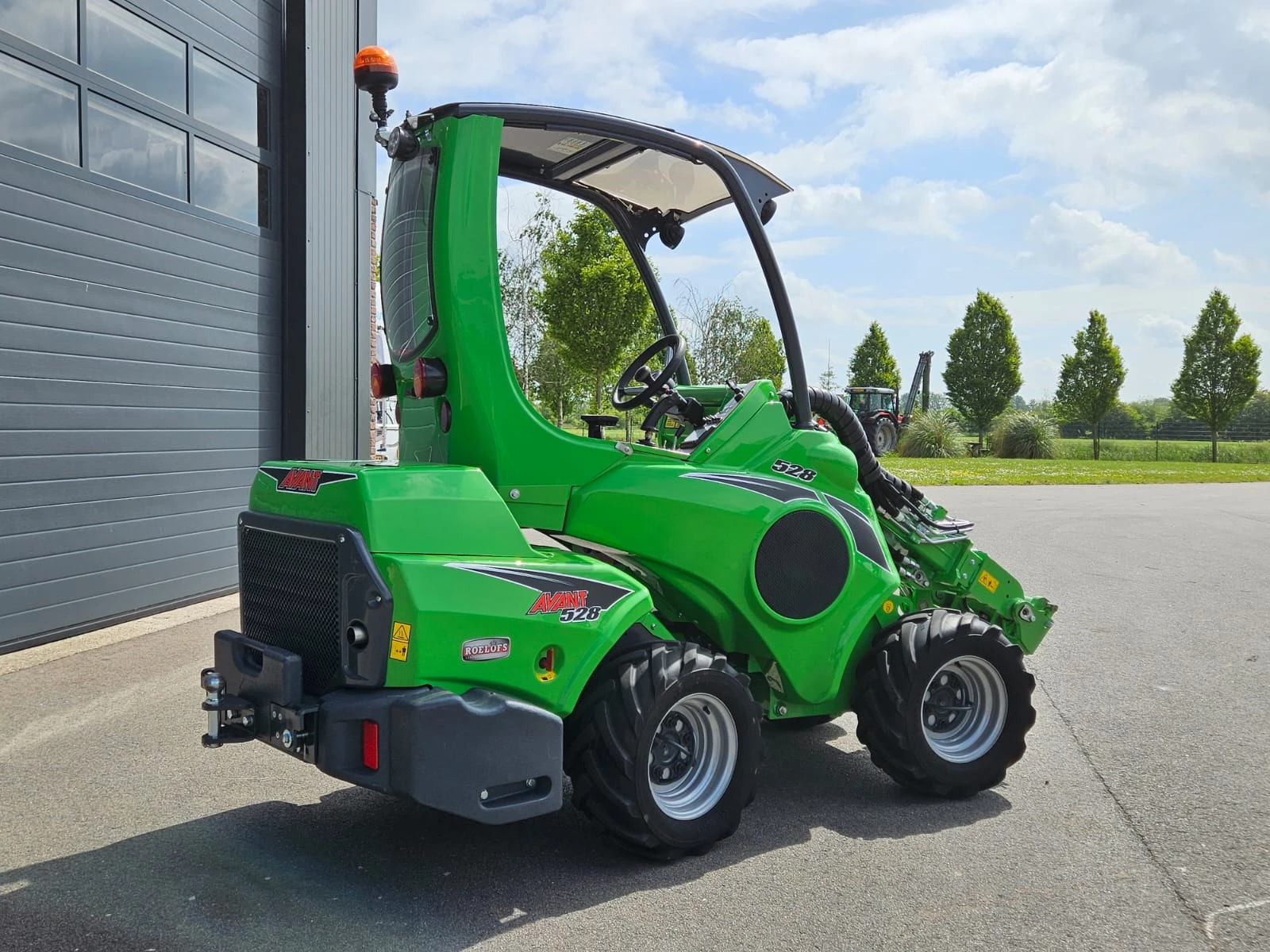Avant 2024 - 528 TDL+ mini-shovel afbeelding 3
