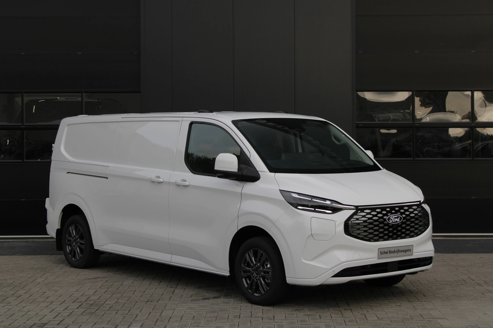 Ford E-Transit Custom 2025 - 340 L2H1 Limited 65 kWh 218pk - 2x Schuif - LED - 360 Camera - B&O - ACC - Navi - Stoel/Stuurverwarming - Rijklaar afbeelding 4
