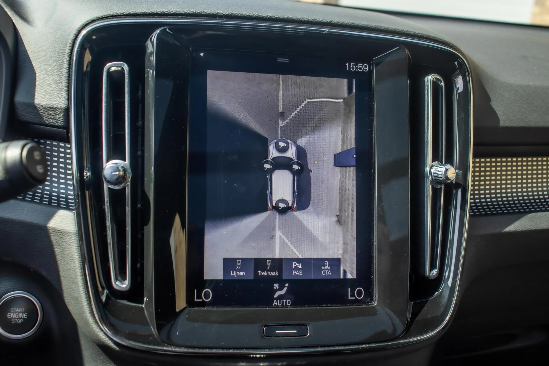 Volvo XC40 2019 - 2.0 T4 R-Design, Orig. NL, Pano, Leder, Keyless afbeelding 20