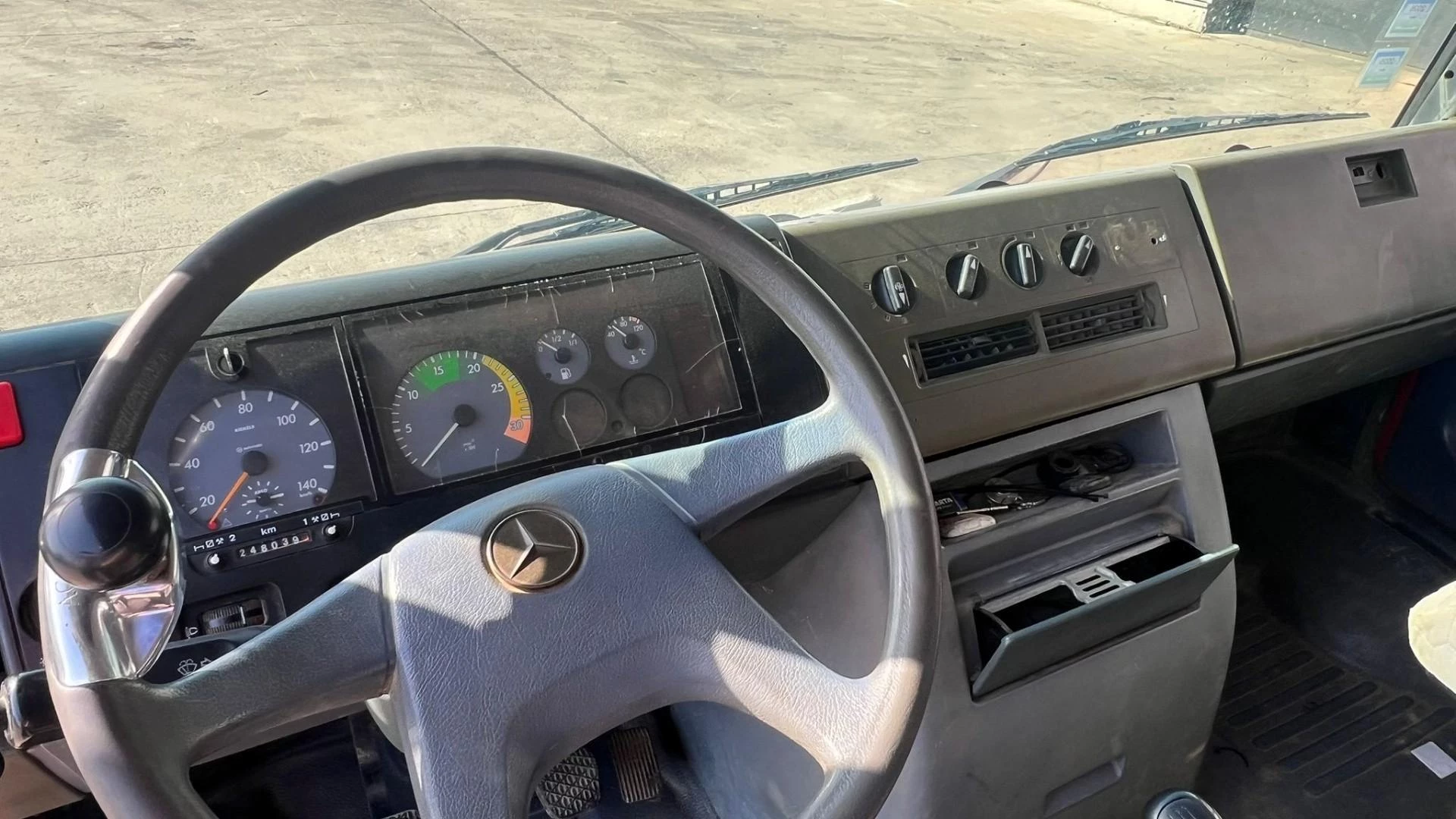 Mercedes-Benz Vario 614 1998 Bild 11