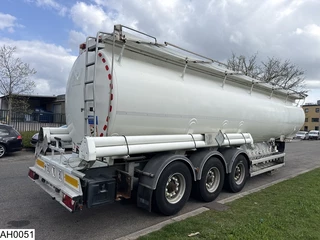 Magyar N/A 2006 - Fuel 39140 liter, 9 Comp zdjecie 4