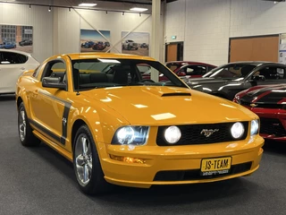 Ford Mustang 2009 - Coupe 4.6i V8 GT Premium 45th Anniversary Edition obrazek 8
