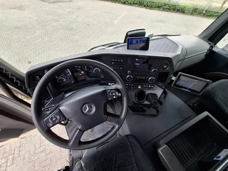 Mercedes-Benz Antos 3245 2017 - / 8X2 / AJK 20 TON HOOK / ONLY:460374 KM / LIFT+LENKACHSE / FULL-AIR / FRIDGE / NAVI / AUTOMATIC / EURO-6 / 2017 image 22