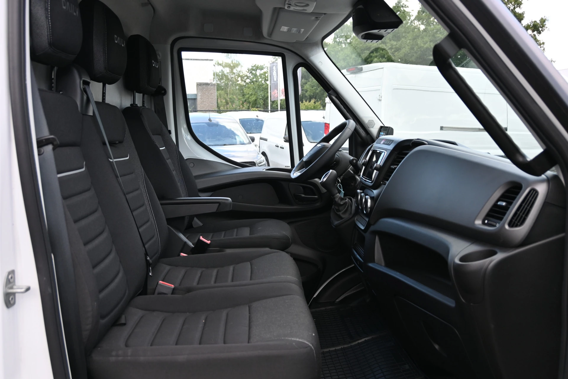 Iveco Daily 2023 - 35S18 3.0 L4H2 Koel vries wagen Bild 9