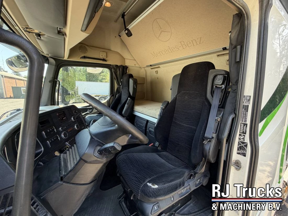 Mercedes-Benz Actros 2013 - 2442 Gigaspace 6x2 - Lift Axle | 2x Tank | NL Truck | Euro 6 afbeelding 5