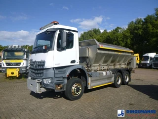 Mercedes-Benz Arocs 3333 6x6 RHD Romaquip gritter 2014 en venta