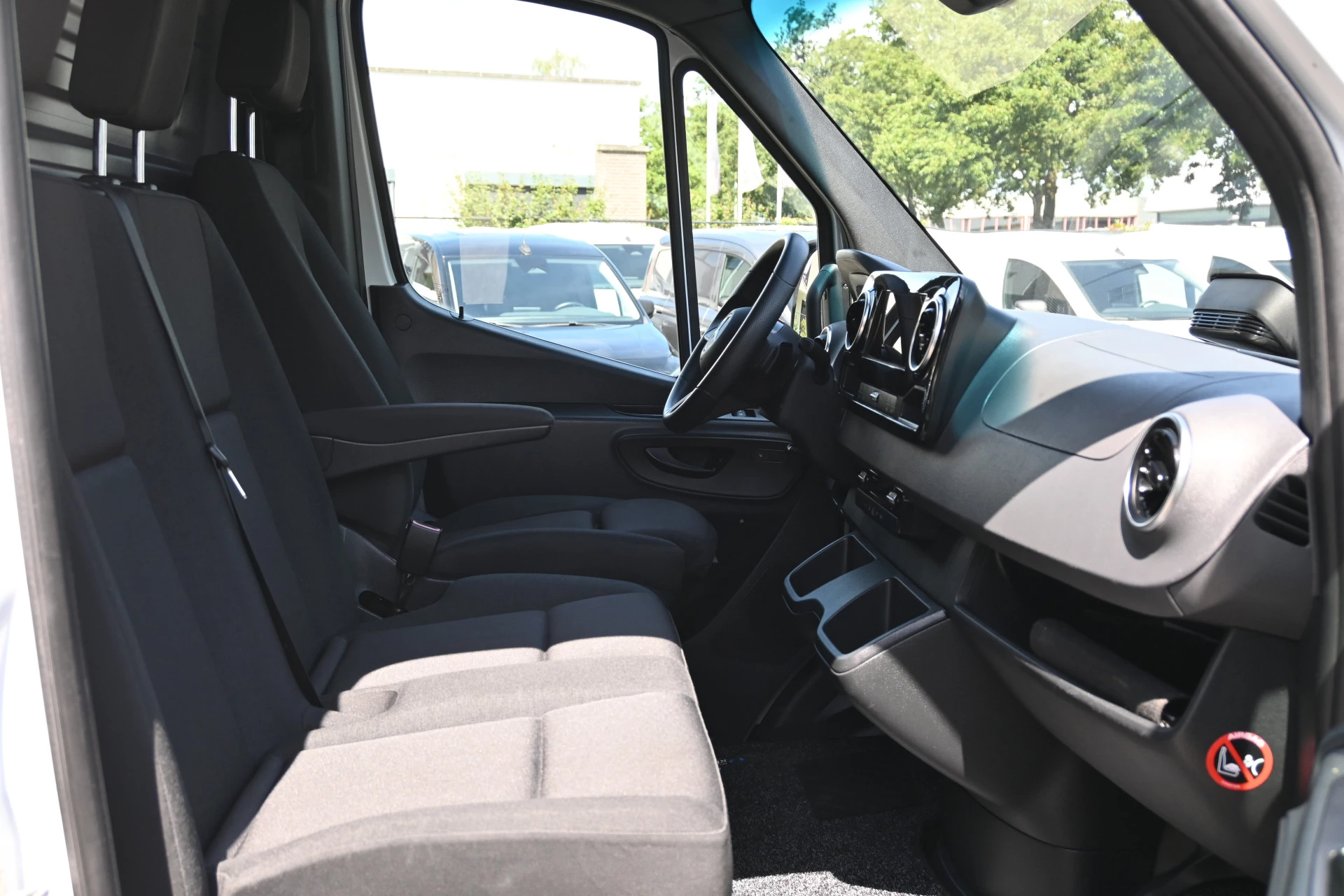 Mercedes-Benz Sprinter 2024 - 317 CDI L2H2 Pro zdjęcie 8