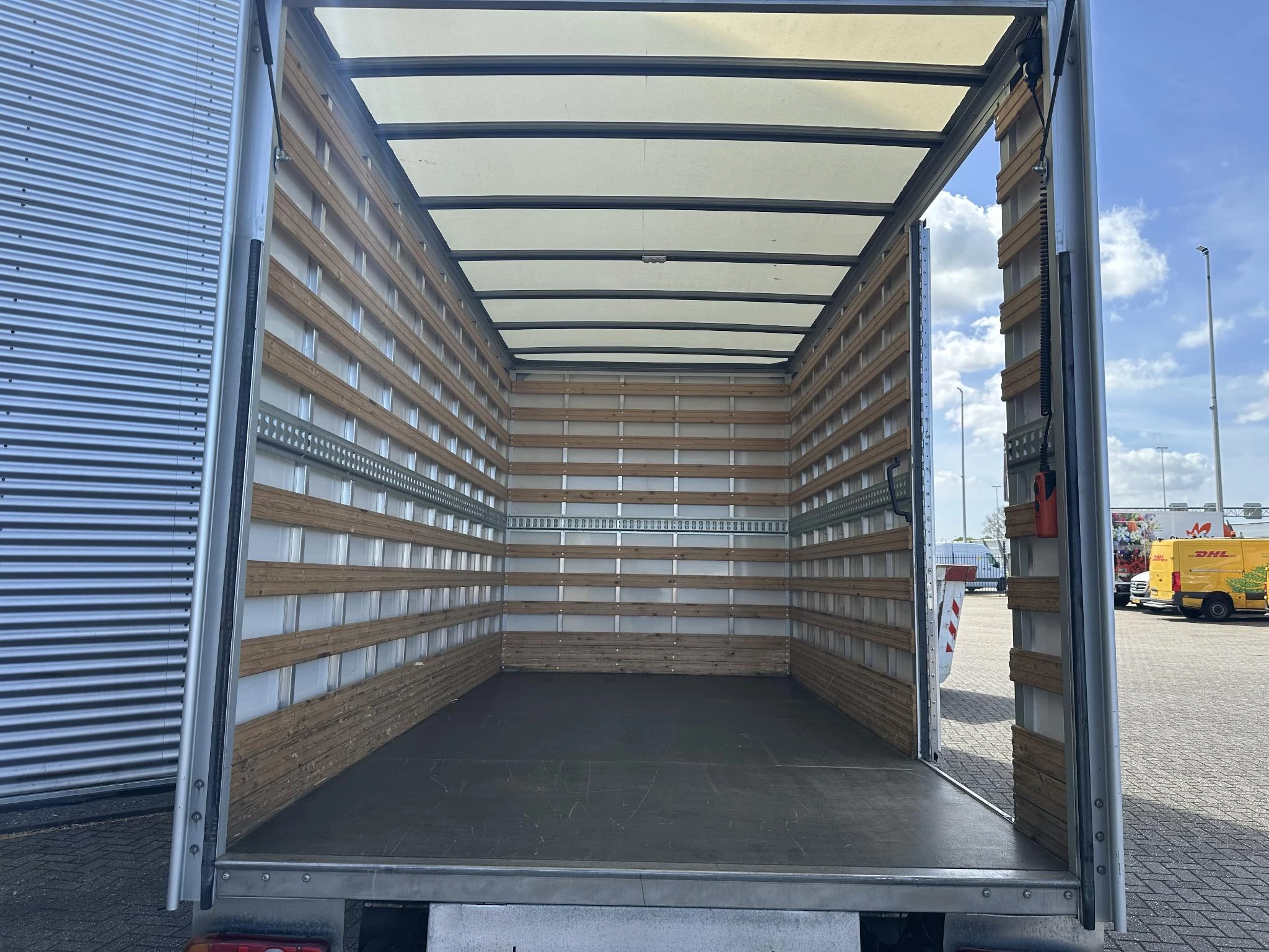 FUSO Canter 2024 - 3C15 Bakwagen-Laadklep image 18