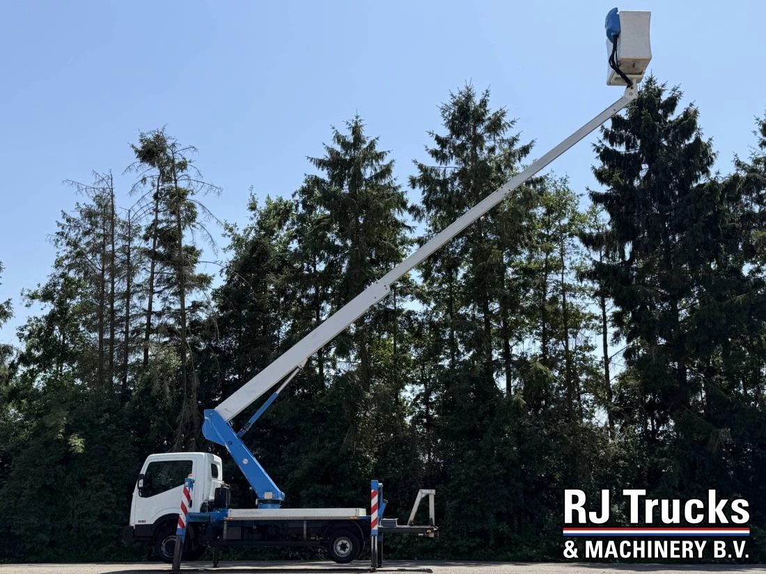 Nissan Cabstar 2017 - NT400 35.13 - Socage T318 | 18M | 10M Outreach | Euro 6 afbeelding 5