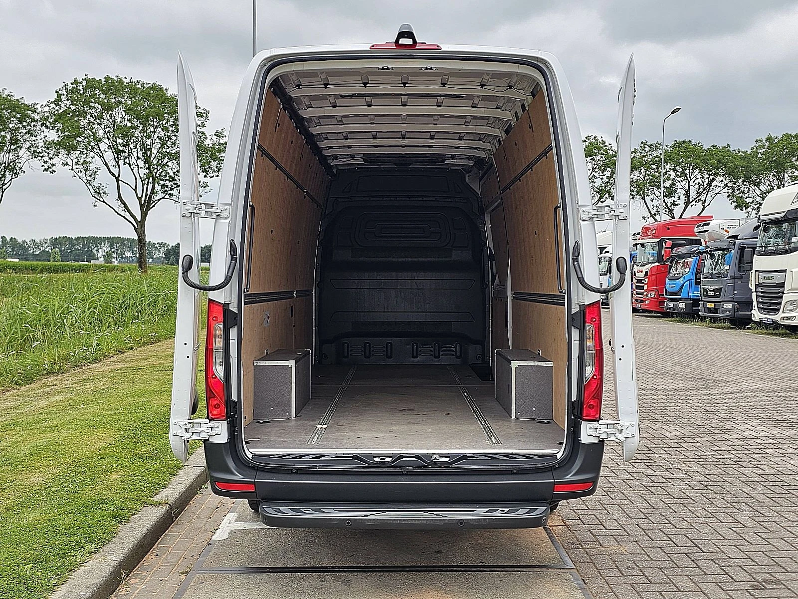 Mercedes-Benz Sprinter 2024 - 317 Bild 14