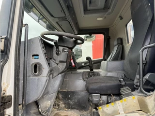 Scania P 2005 - P380 / ENGINE RUNNING / 6X4 / 2XBIG AXLE / FULL-STEEL / DRUM BRAKES / MANUAL / EURO-3 / 2005 obrazek 16