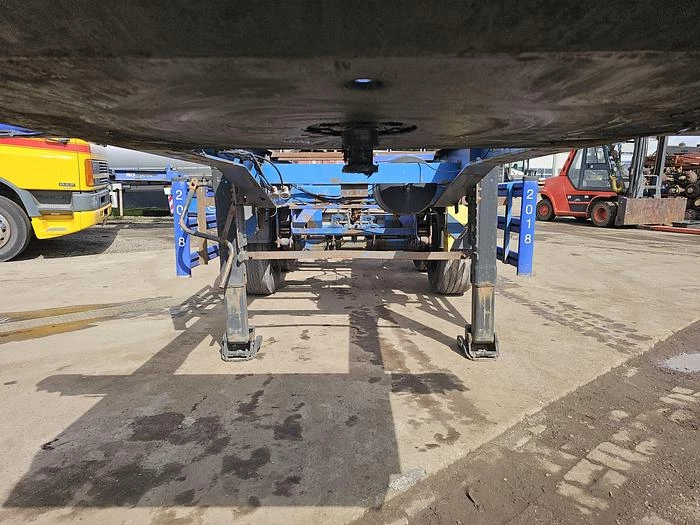 Renders 2 axle | 20 ft| steel suspension | Bpw drum. 1996 obrázek 33